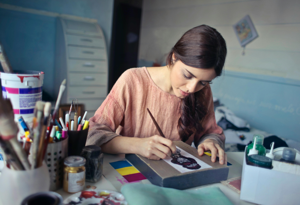 girl painting