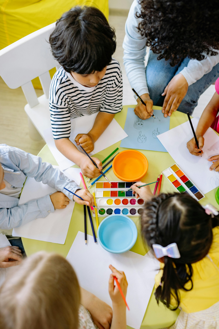 kids painting